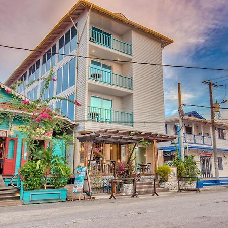 Azul Bocas Town Hotel Eksteriør billede